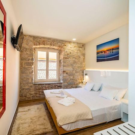 Idassa Atrium Rooms Zadar Bagian luar foto