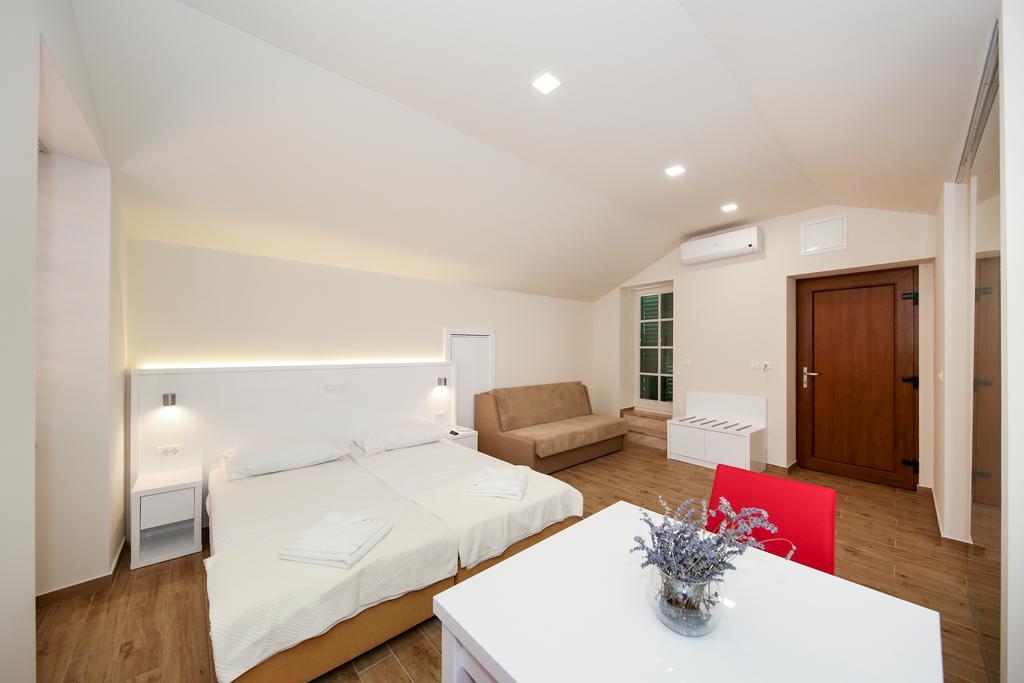 Idassa Atrium Rooms Zadar Bagian luar foto