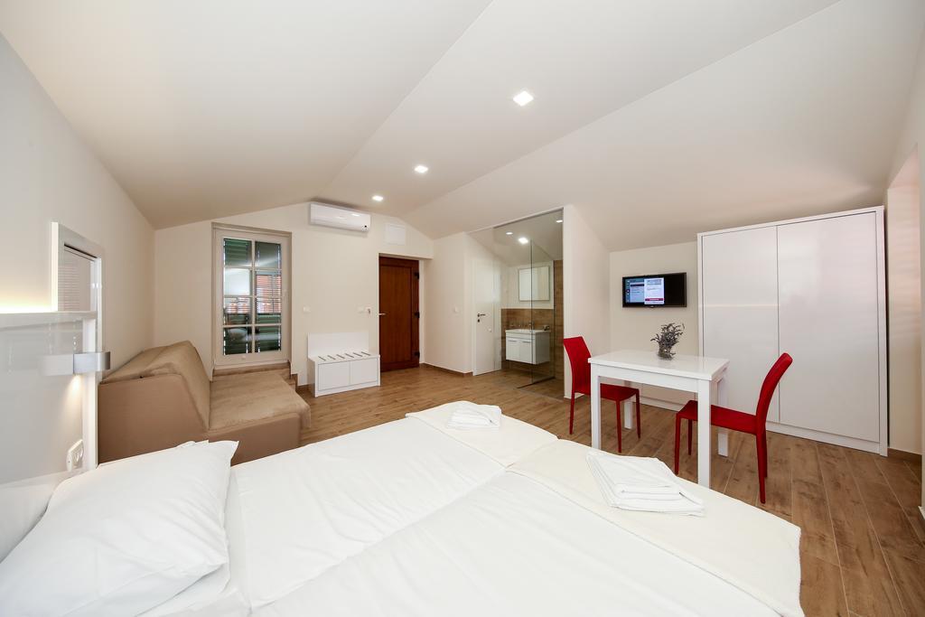 Idassa Atrium Rooms Zadar Bagian luar foto