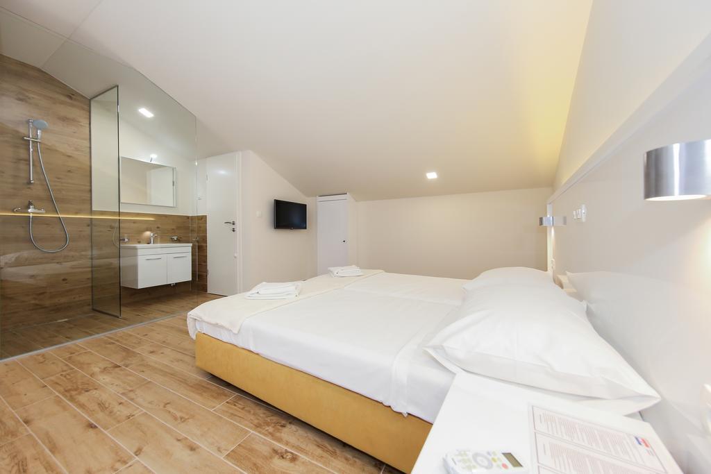 Idassa Atrium Rooms Zadar Bagian luar foto