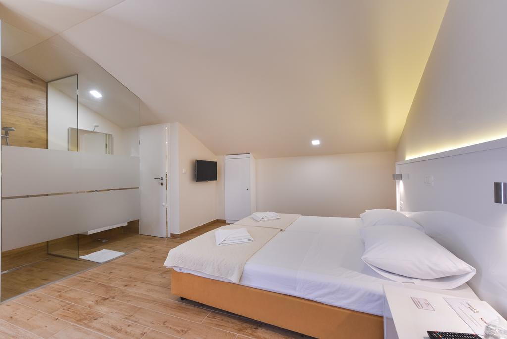 Idassa Atrium Rooms Zadar Bagian luar foto