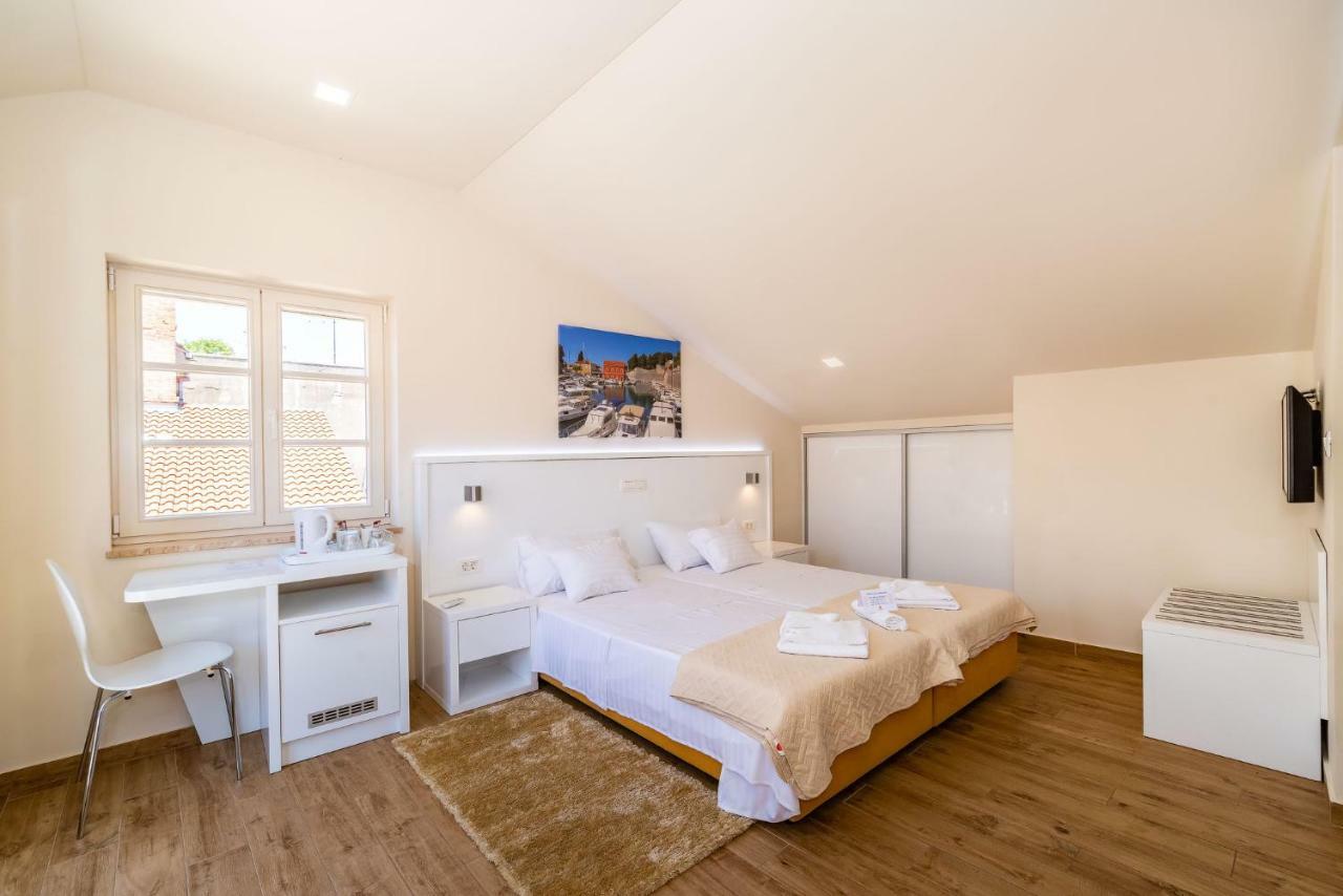 Idassa Atrium Rooms Zadar Bagian luar foto