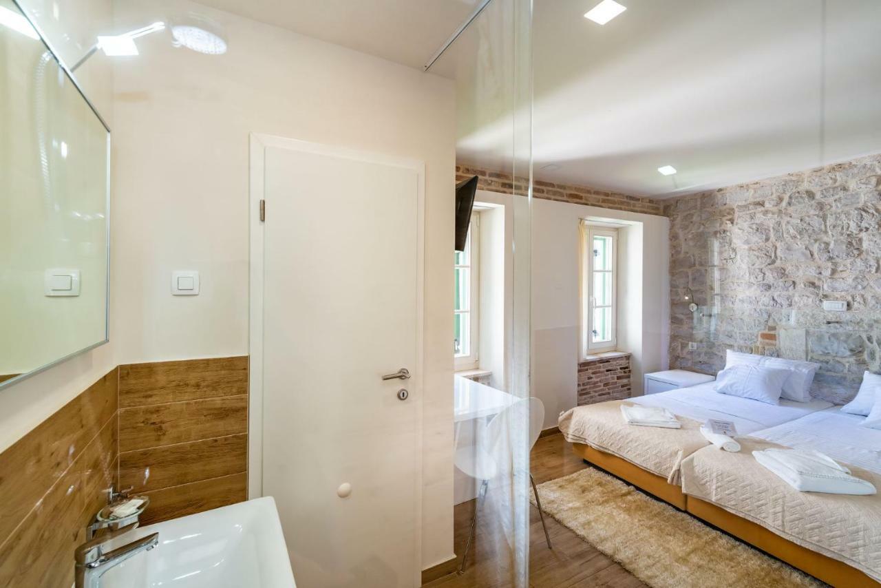 Idassa Atrium Rooms Zadar Bagian luar foto