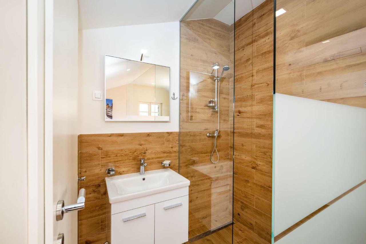 Idassa Atrium Rooms Zadar Bagian luar foto